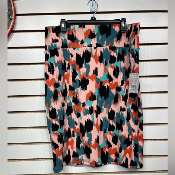 LuLaRoe Cassie pencil skirt size 2X - Picture 4 of 7